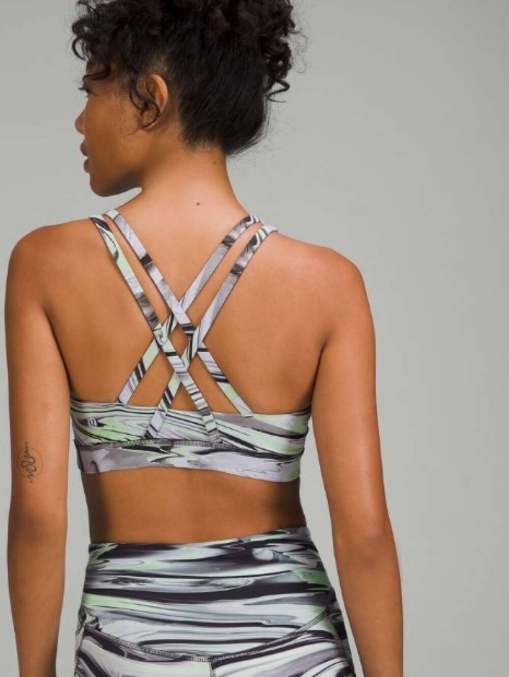 LULULEMON MULTICOLOR ENERGY BRA SIZE 6